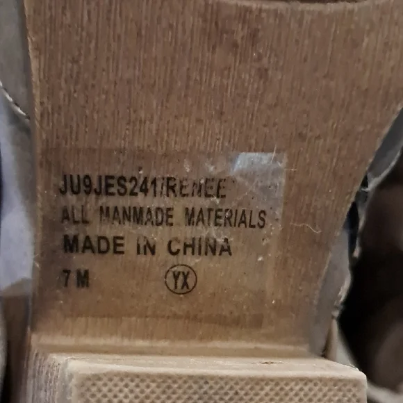 Stylish Gray Ankle Boots - Picture 14 of 14